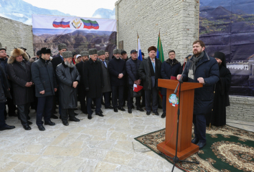 Фото к новости Игорь Баринов принял участие в церемонии открытия мемориала "Ахульго"