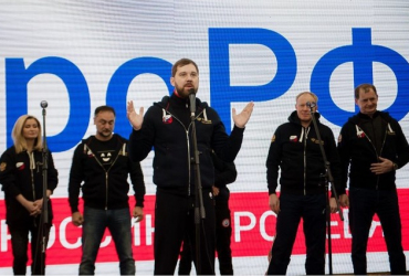 Фото к новости Игорь Баринов вместе с олимпийскими чемпионами сегодня провел Межнациональную зарядку в Екатеринбурге