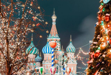 Фото к новости Руководитель ФАДН России Игорь Баринов и весь коллектив Агентства поздравляют россиян с Новым годом!
