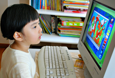 Фото к новости В Республике Коми начала работу Интернет-школа для детей мигрантов