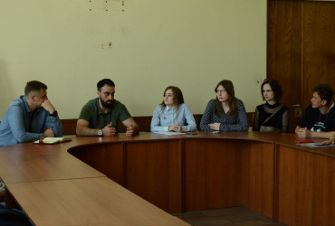 Фото к новости Состоялась встреча представителей ФАДН России со студенческим активом Мариупольского госуниверситета